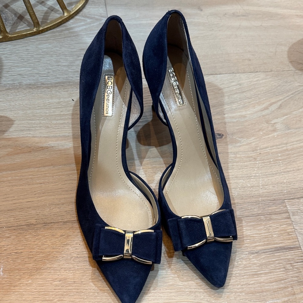 BCBG Dark Blue Heels with Bow Accent